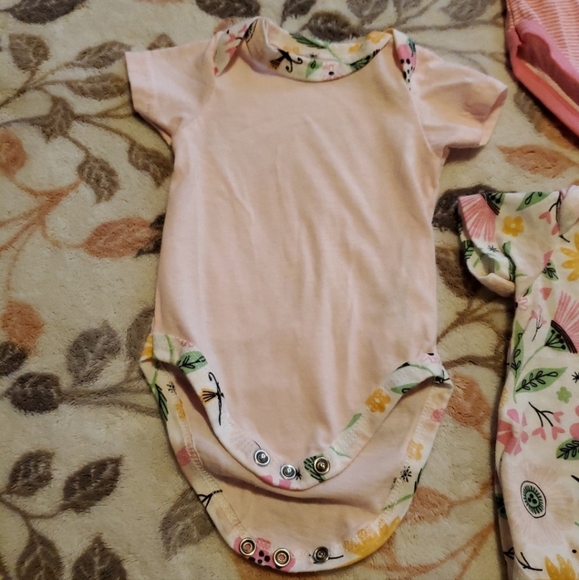 0-3 M Baby Girl Onsies - Picture 2 of 6